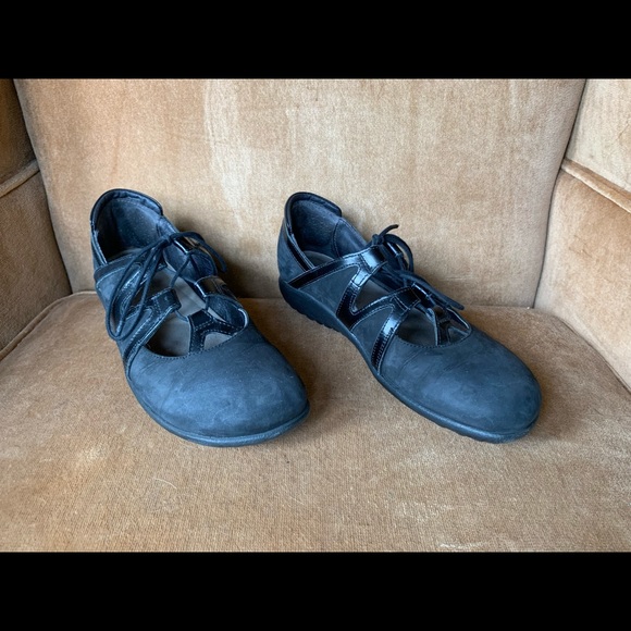 Naot Timu black flats EU 38 US 7 - Picture 2 of 5